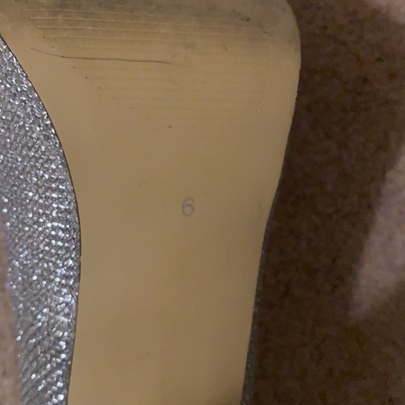 Shoes and matching clutch - Picture 5 of 9